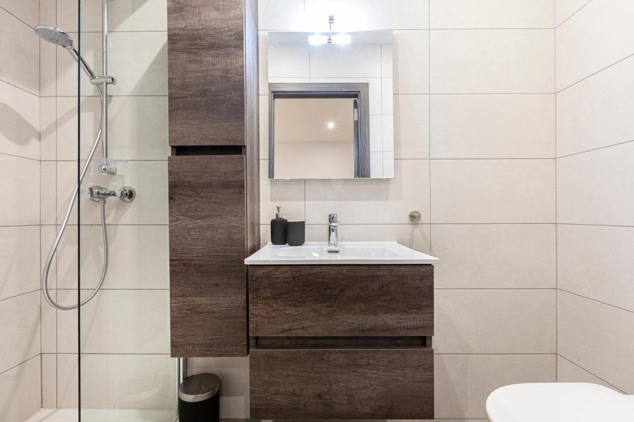 Charming,Comfortable And Centrally Located Group Accomodation Gzira Luaran gambar