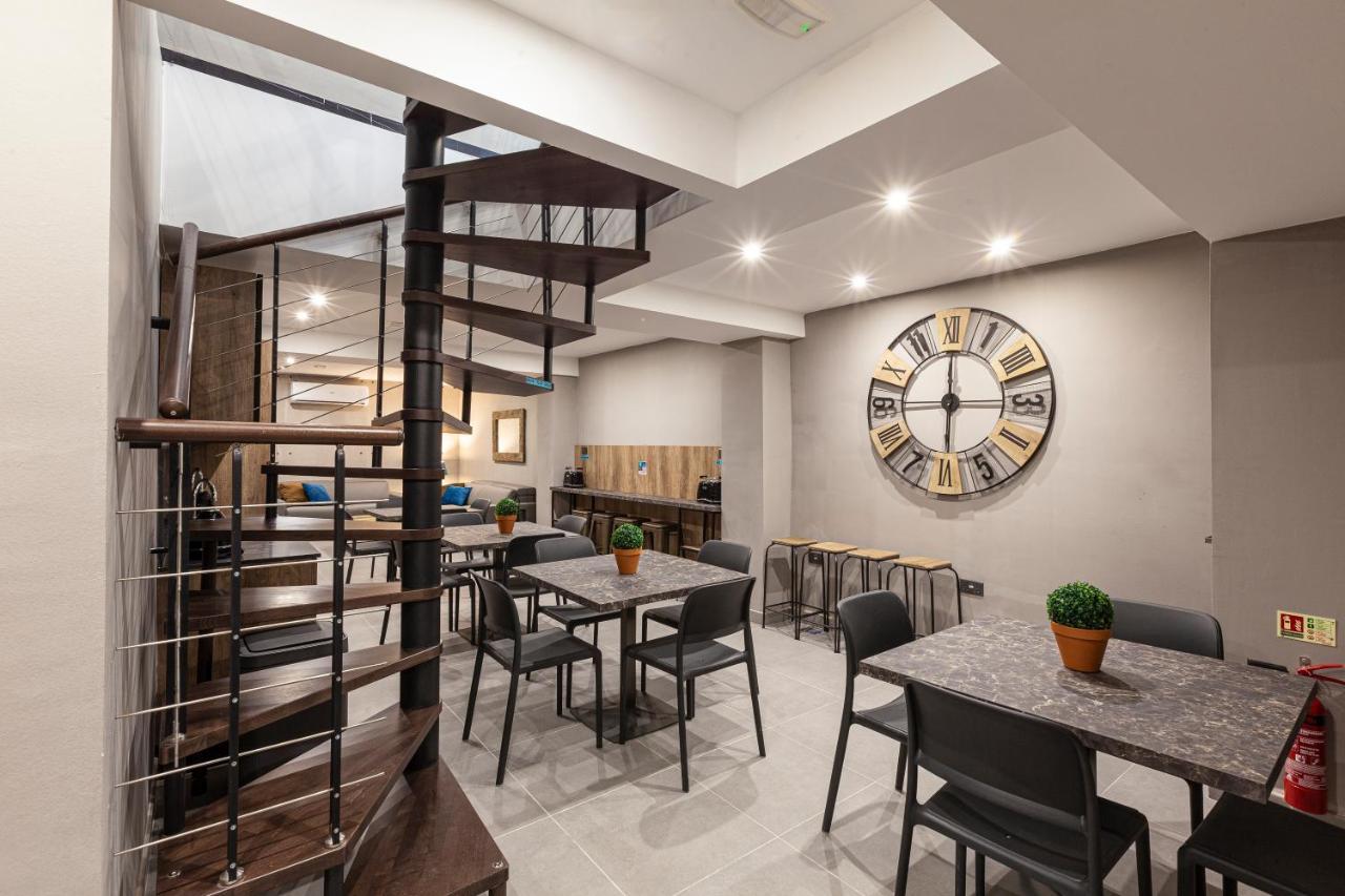 Charming,Comfortable And Centrally Located Group Accomodation Gzira Luaran gambar