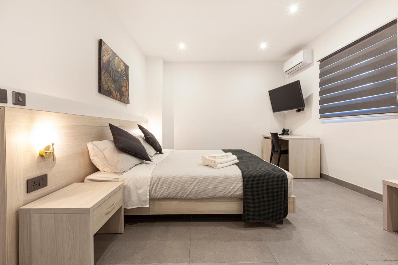 Charming,Comfortable And Centrally Located Group Accomodation Gzira Luaran gambar