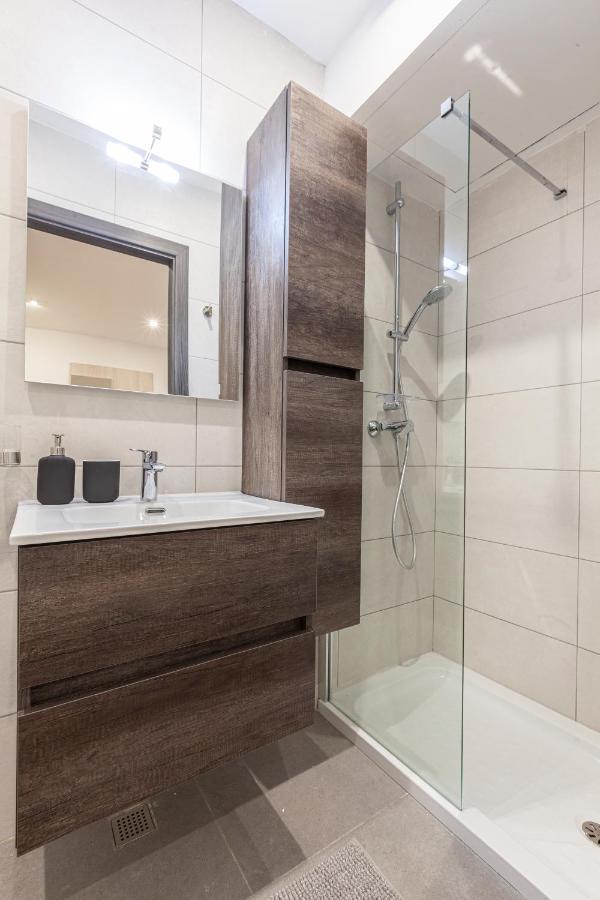 Charming,Comfortable And Centrally Located Group Accomodation Gzira Luaran gambar